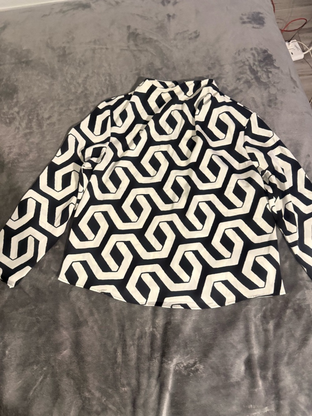 H&M Black and White Geometric Button-Down Shirt